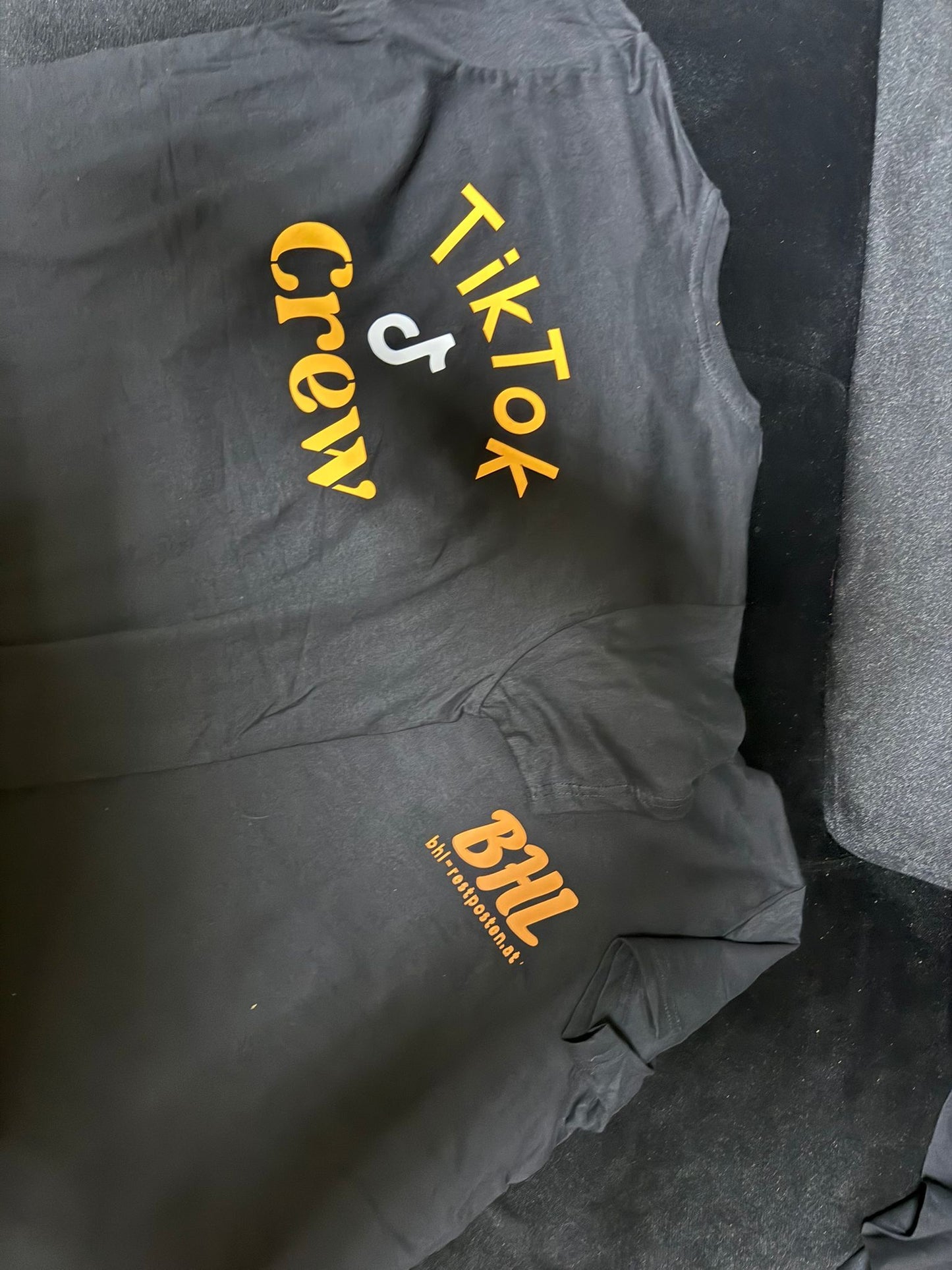 TikTok Crew Member T-Shirt Größe XXL